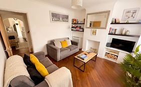 Bright 3 Bedroom Townhouse Near City Centre